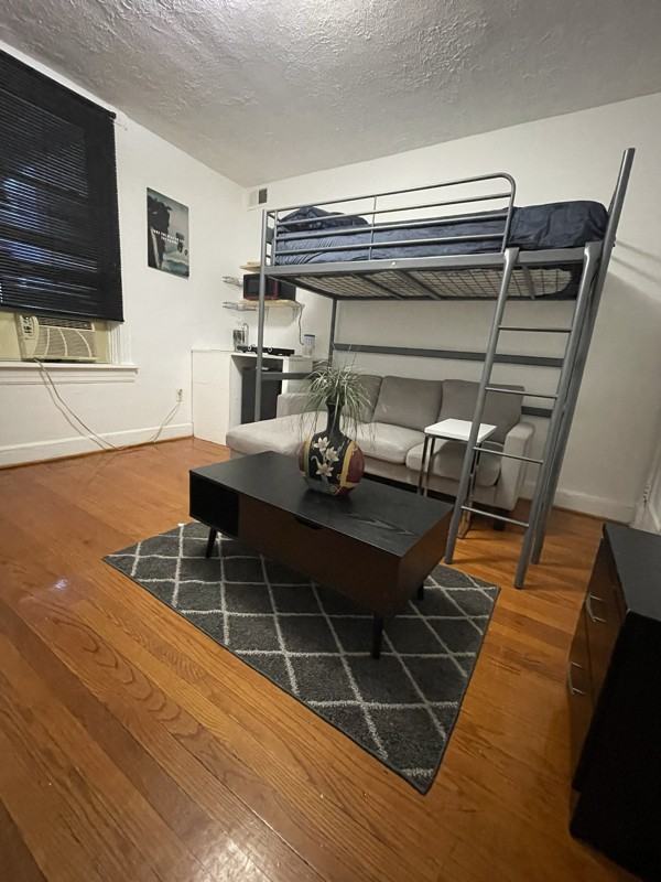 3712 Parkside Dr #1C