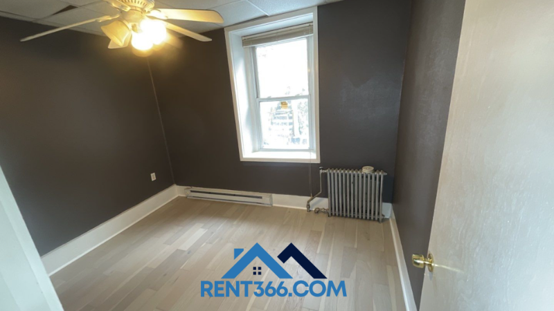 405 E Norwegian St #405 - Photo 4 of 13