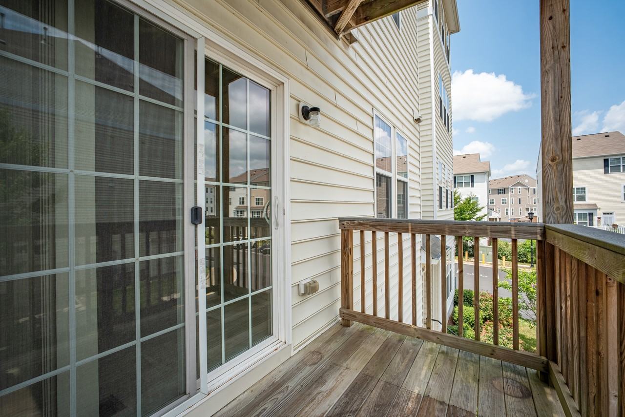 24652 Byrne Meadow Sq #NA - Photo 2 of 32