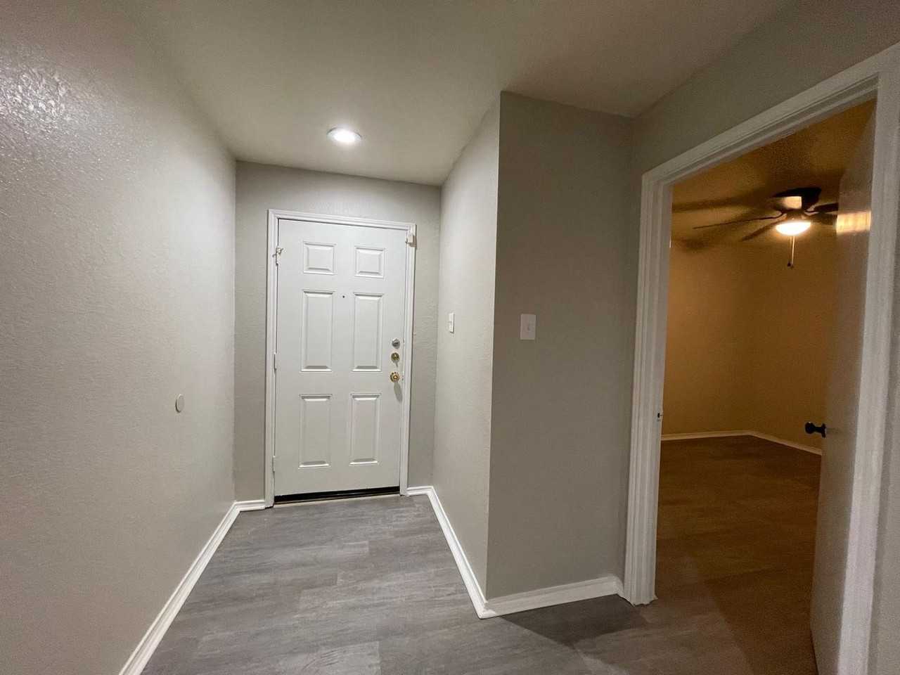 1512 Queens Brook Ln - Photo 2 of 27