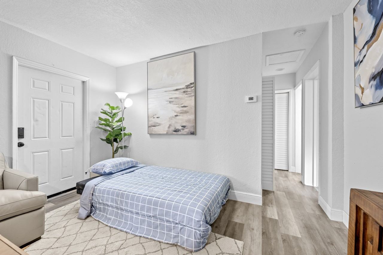 1208 Ne 5th Ave #3 - Photo 7 of 25