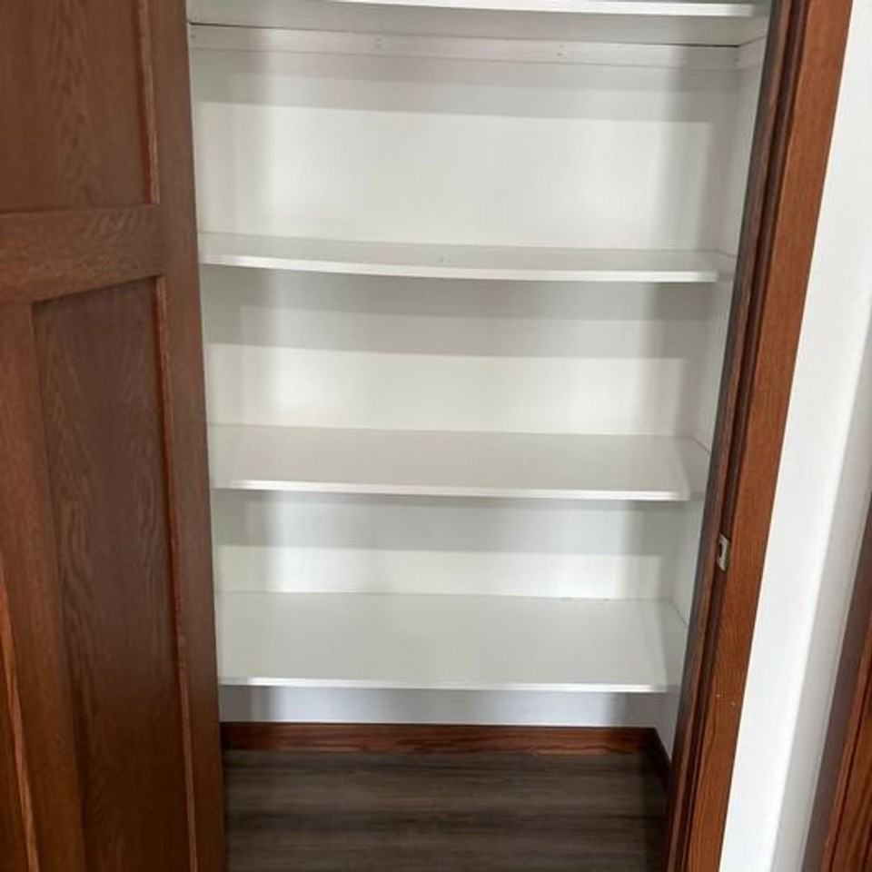 Julie Avenue - Photo 5 of 11