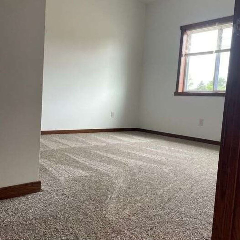 Julie Avenue - Photo 7 of 11