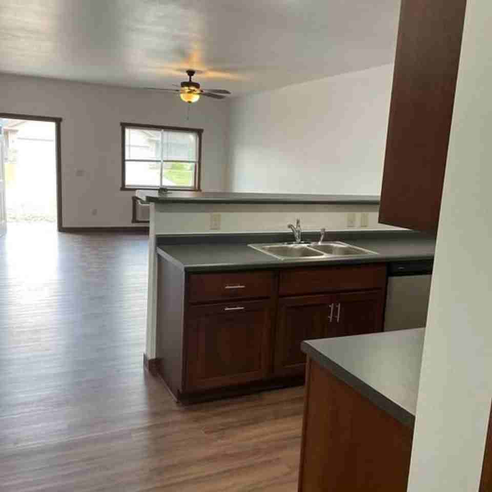 Julie Avenue - Photo 4 of 11