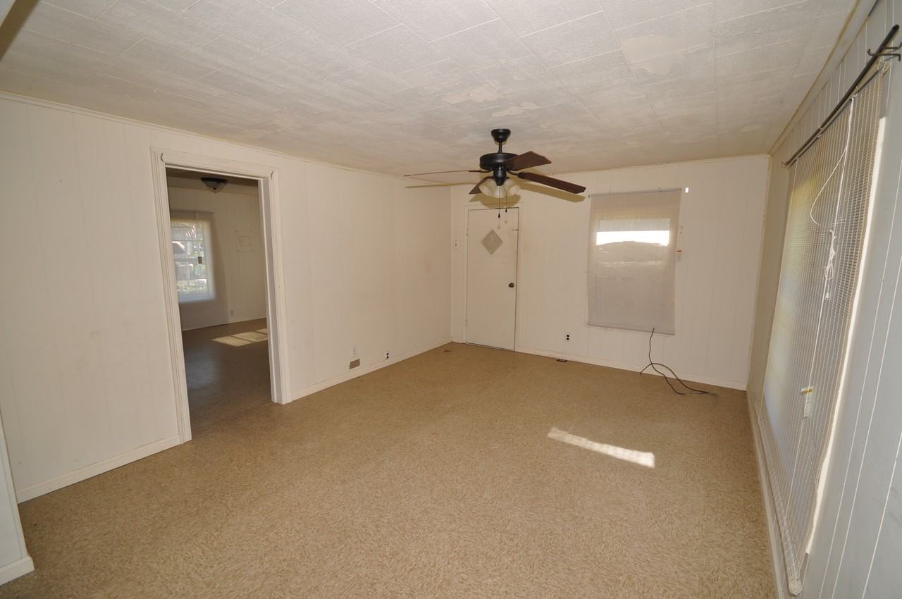 1710 Perry St - Photo 3 of 8