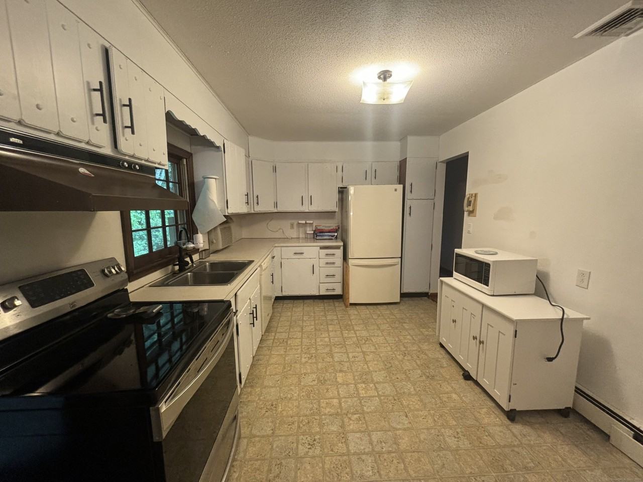 388 Chaffeeville Road - Photo 5 of 13