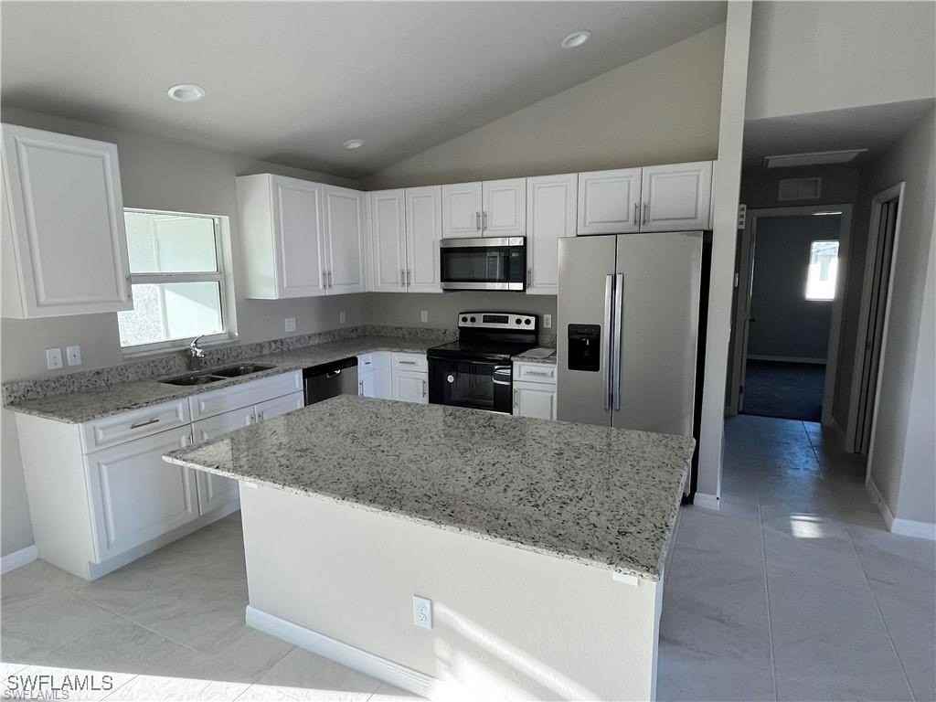 4334 Sw 9th Pl - Photo 2 of 34