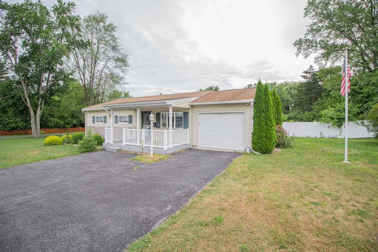 3275 Maryvale Dr - Photo 2 of 17