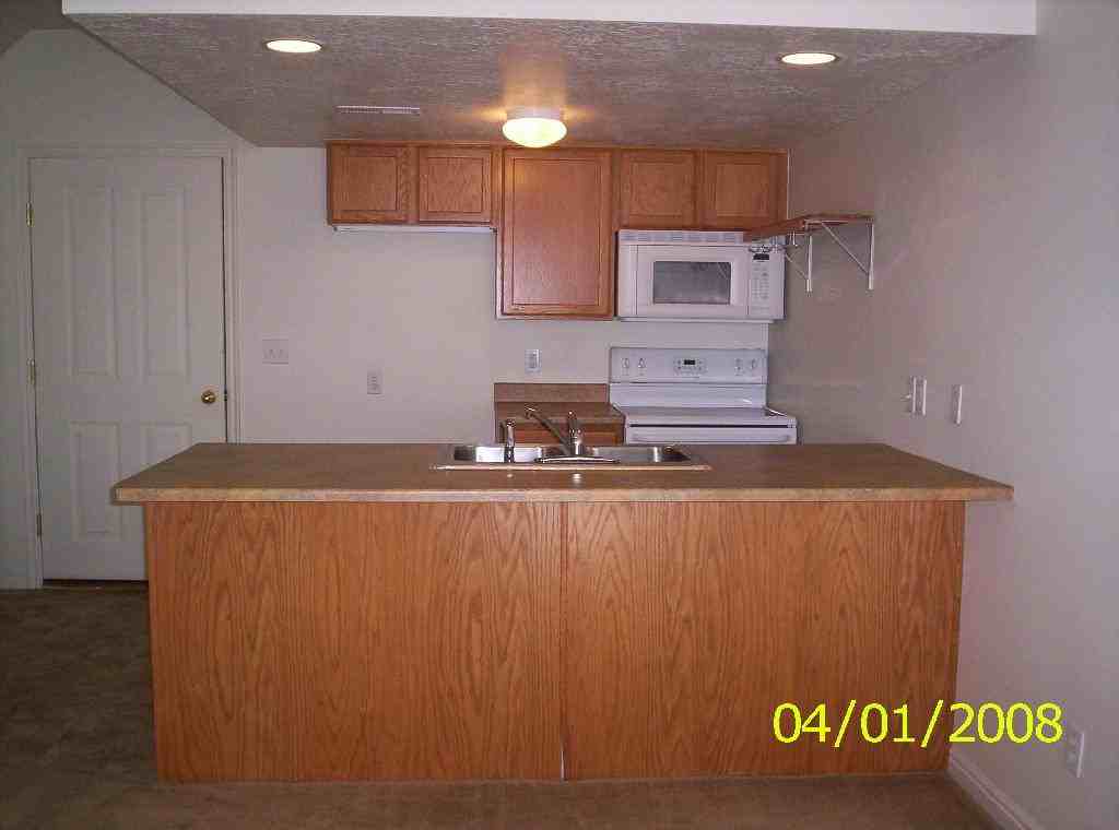 2519 S 160 E - Photo 3 of 7