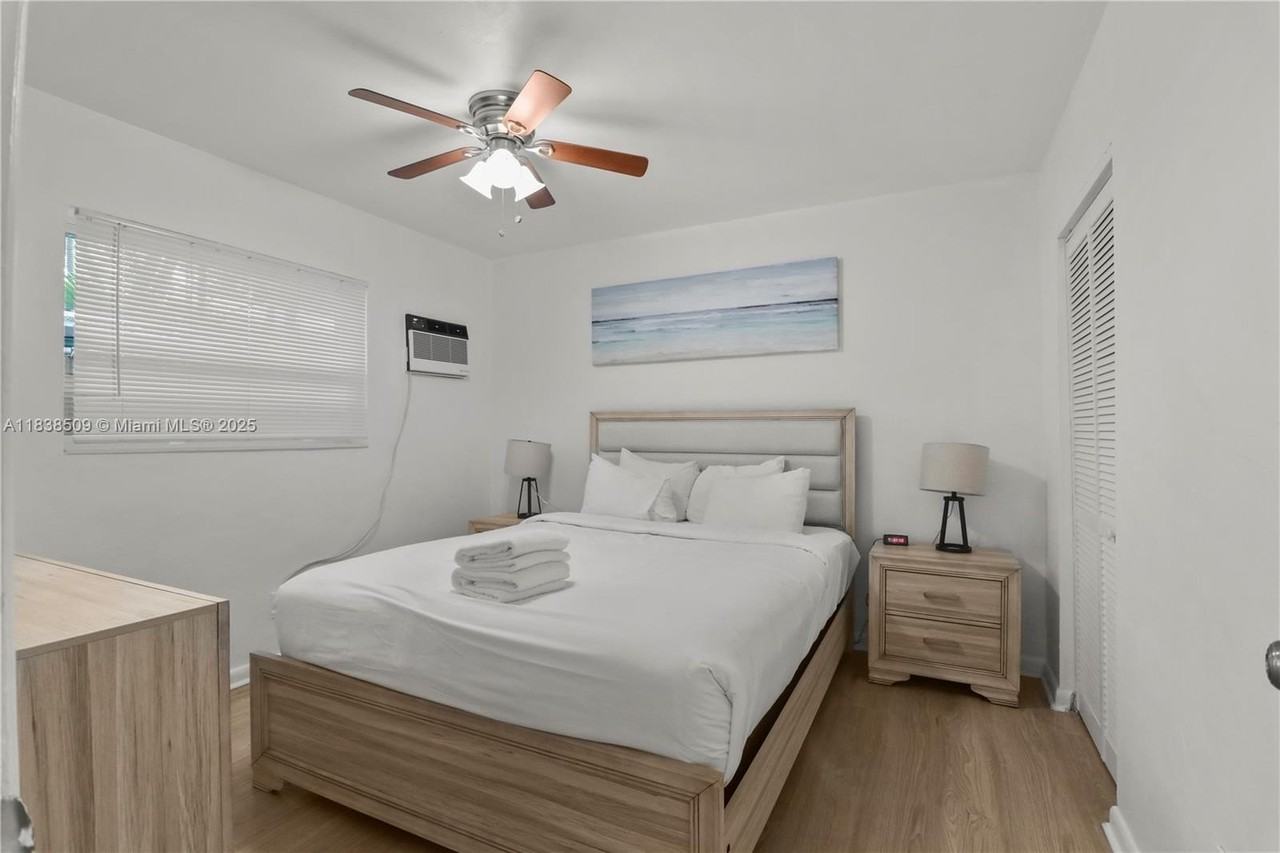 717 Sw 13th Ave #1 - Photo 6 of 9