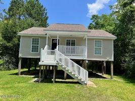 featured image of 6038 W Adams St