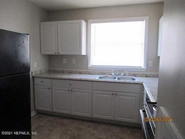 539 W 23rd St Apt 4 #4 - Photo 4 of 14