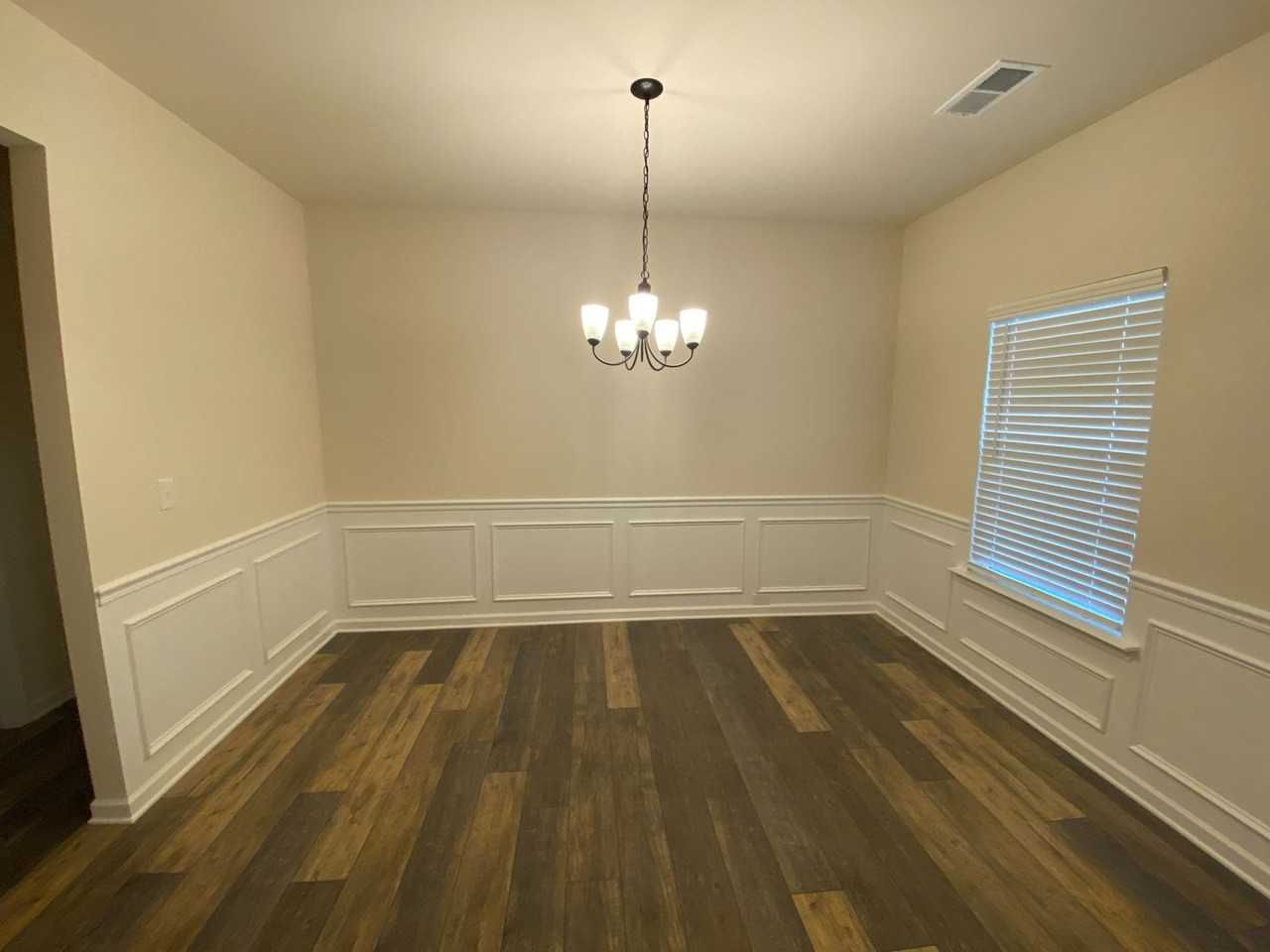 5612 Amelia Ln - Photo 3 of 15