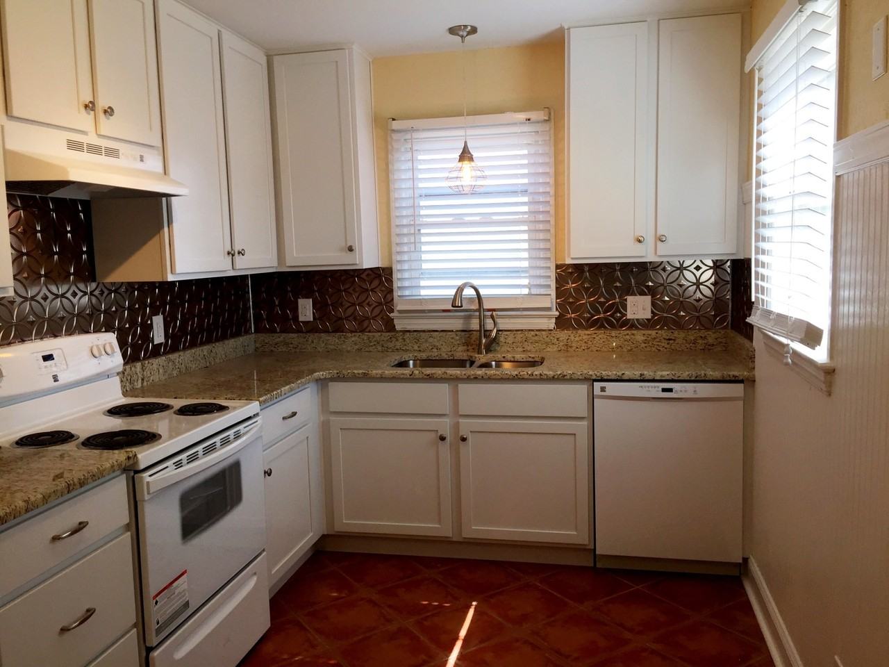 4323 Cornell Ave - Photo 3 of 11