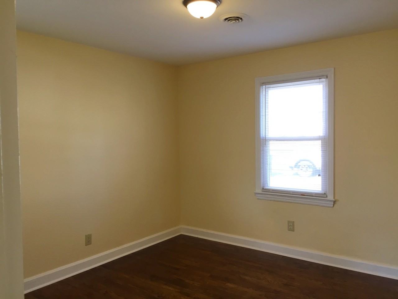 4323 Cornell Ave - Photo 5 of 11
