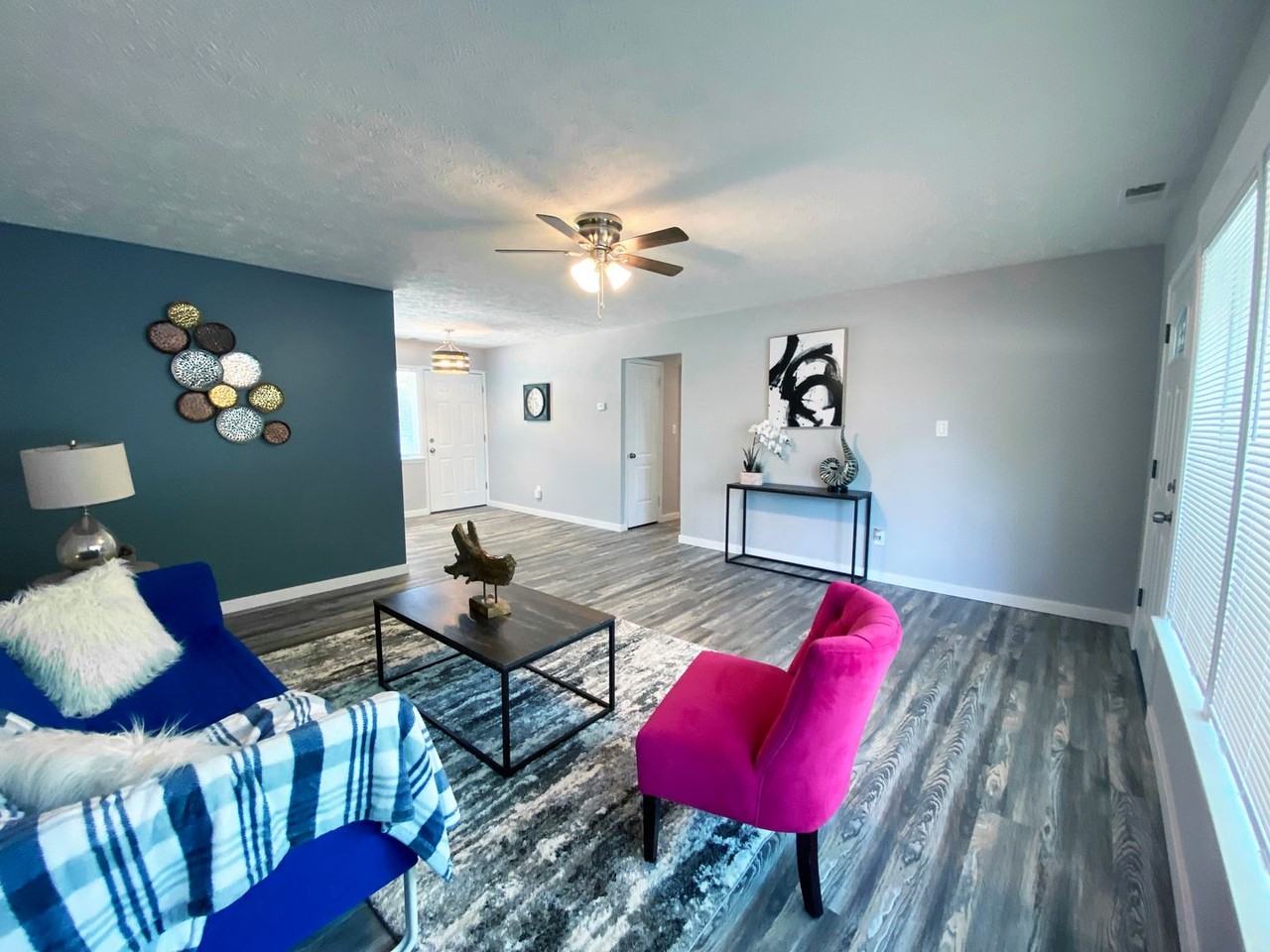 9608 W Ridgewood Dr - Photo 2 of 13