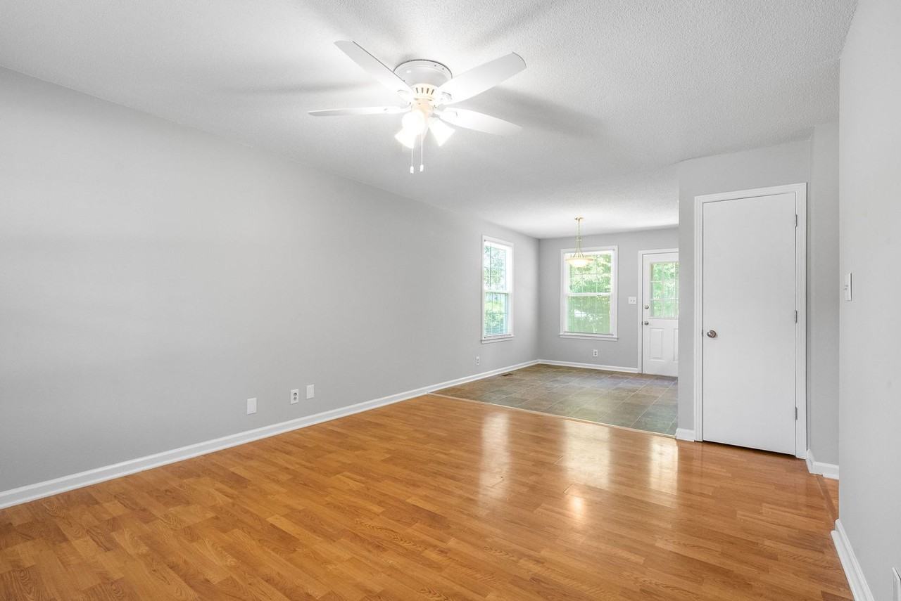 354 Woodale Dr - Photo 4 of 23