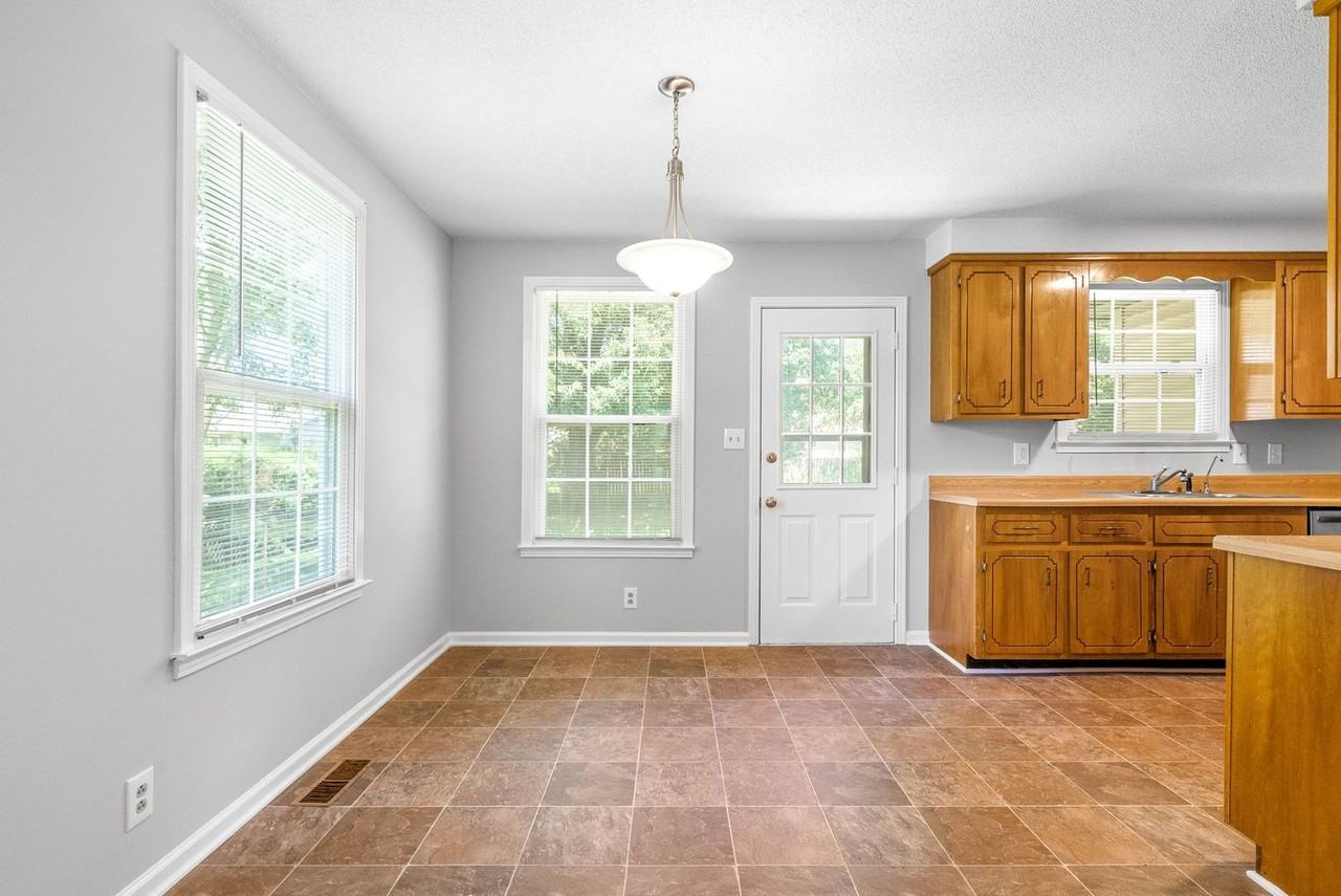 354 Woodale Dr - Photo 6 of 23