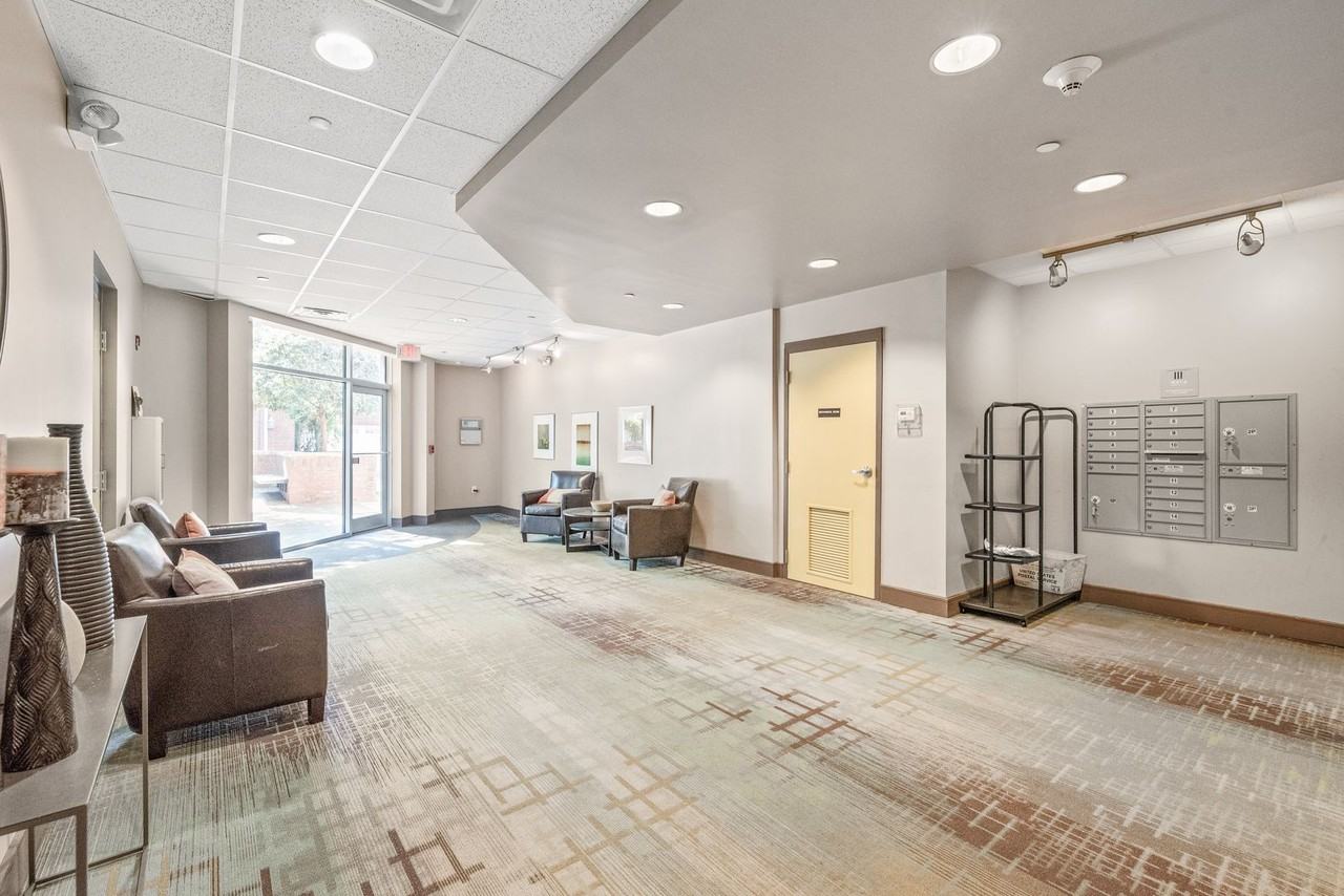 2200 Lyndhurst Ave #201 - Photo 4 of 23