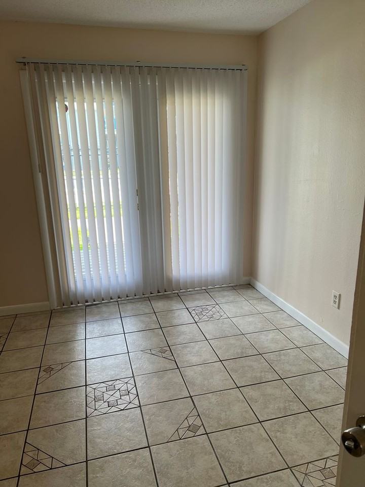1325 Greendale Ave #16 - Photo 5 of 16
