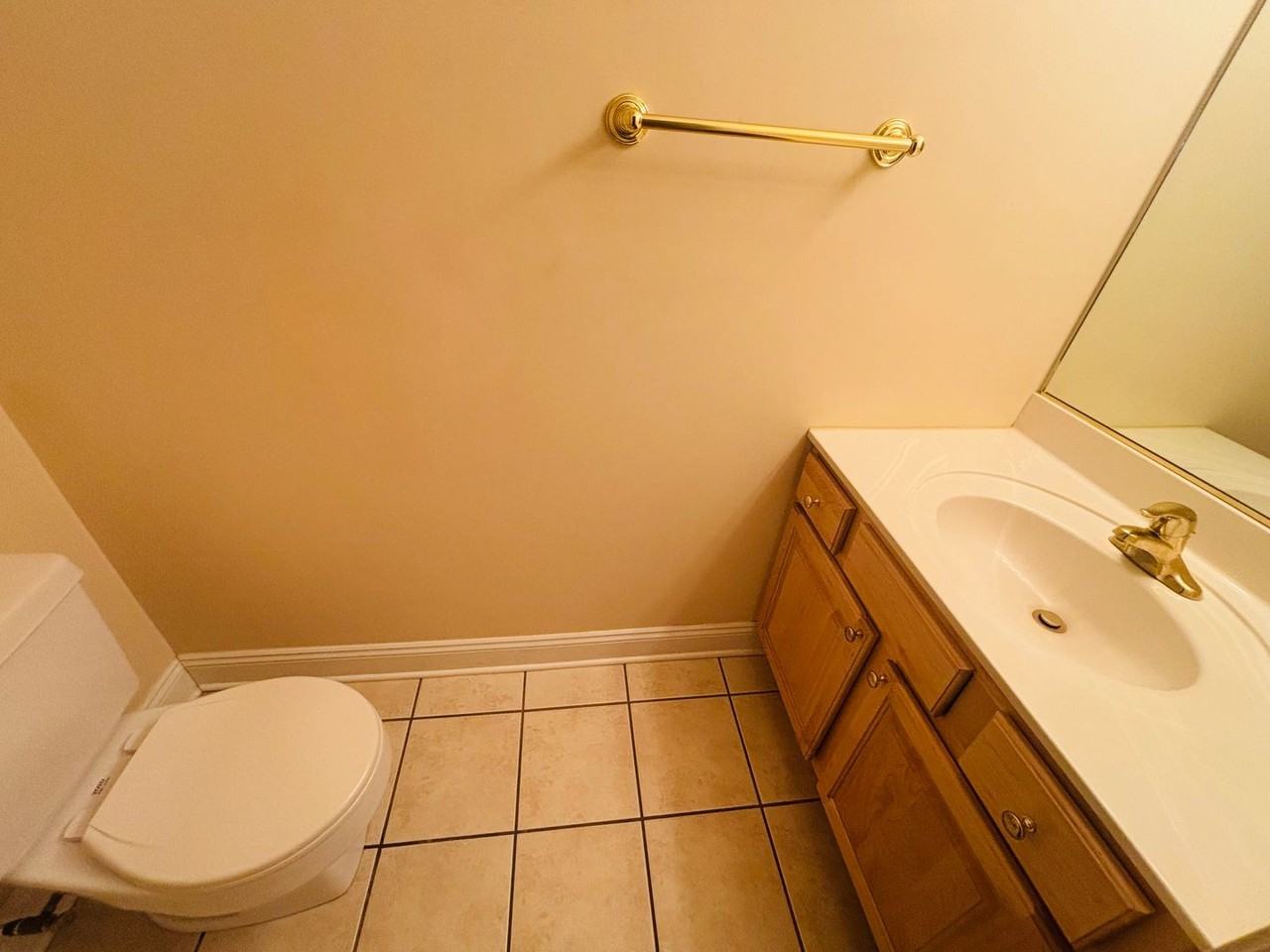 385 Oaktree Blvd - Photo 4 of 18