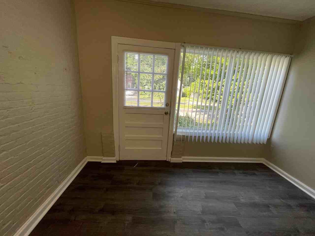 161 E Loudon Ave - Photo 3 of 15