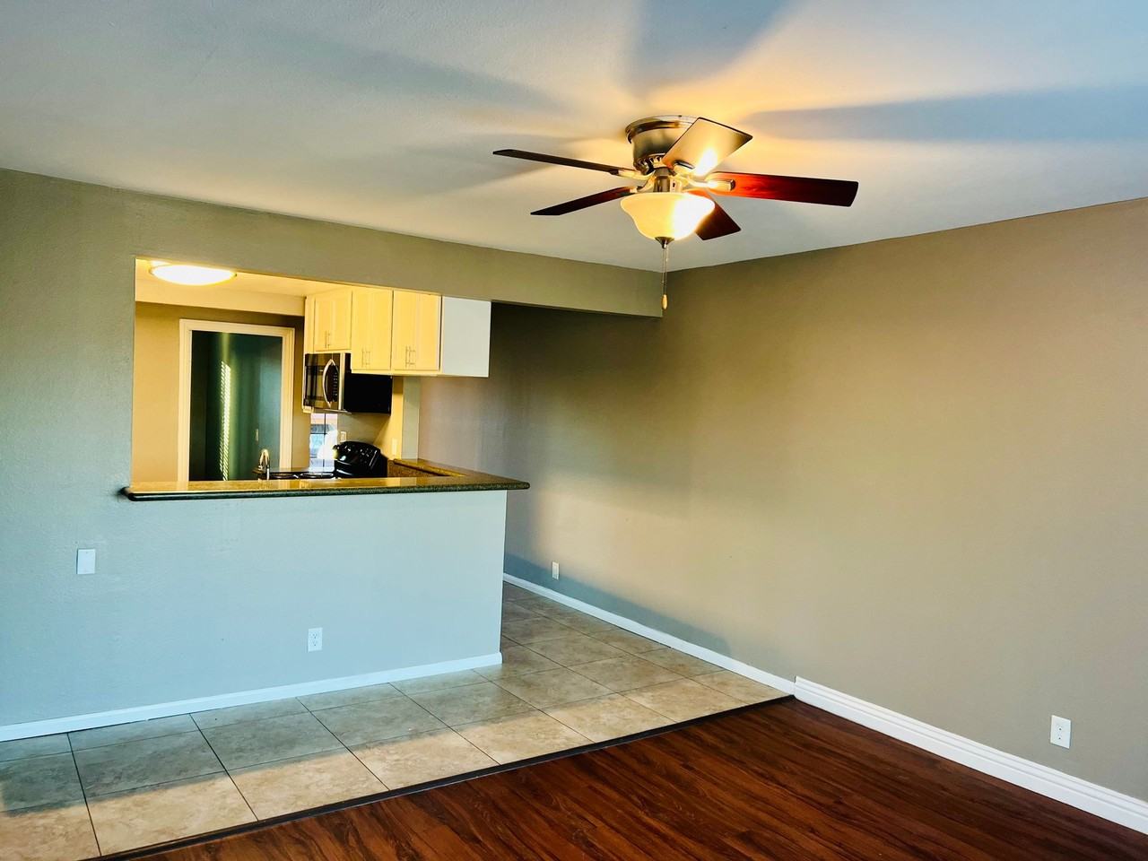 Vista Terrace Apartments - Photo 2 of 22