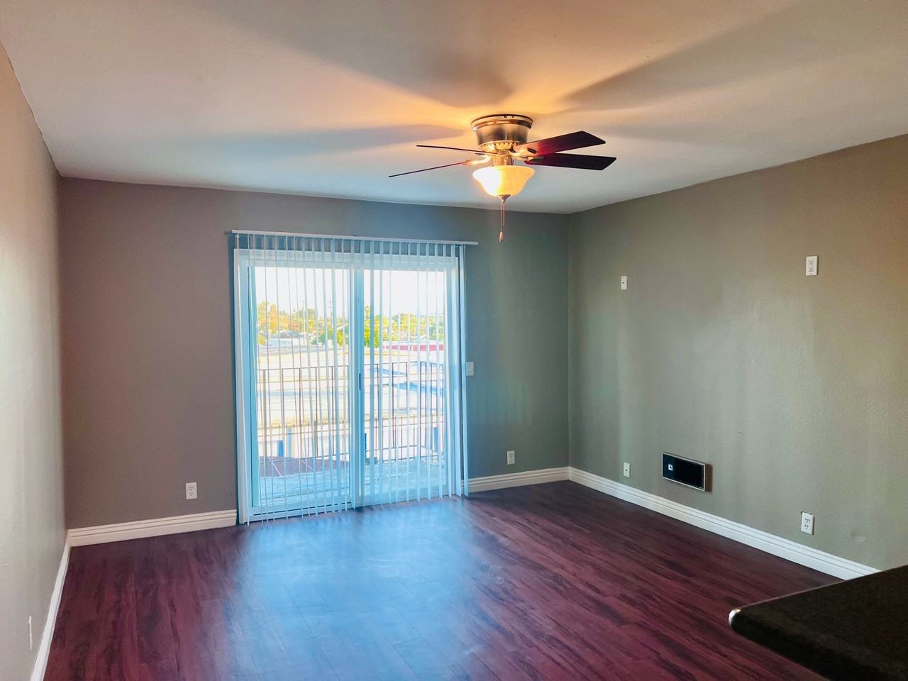 Vista Terrace Apartments - Photo 4 of 22