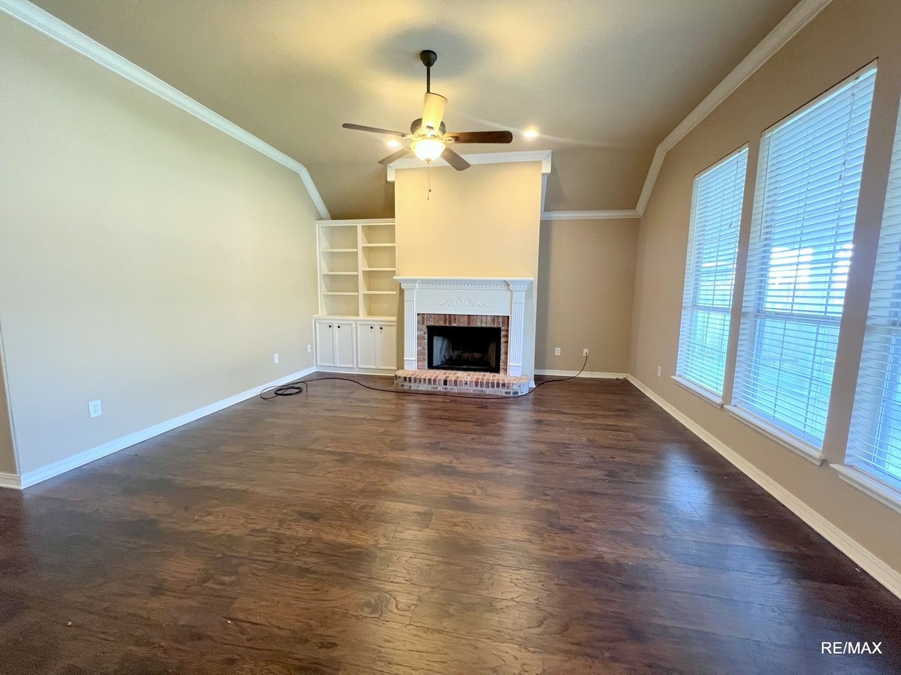 2213 Washburn Way - Photo 2 of 10