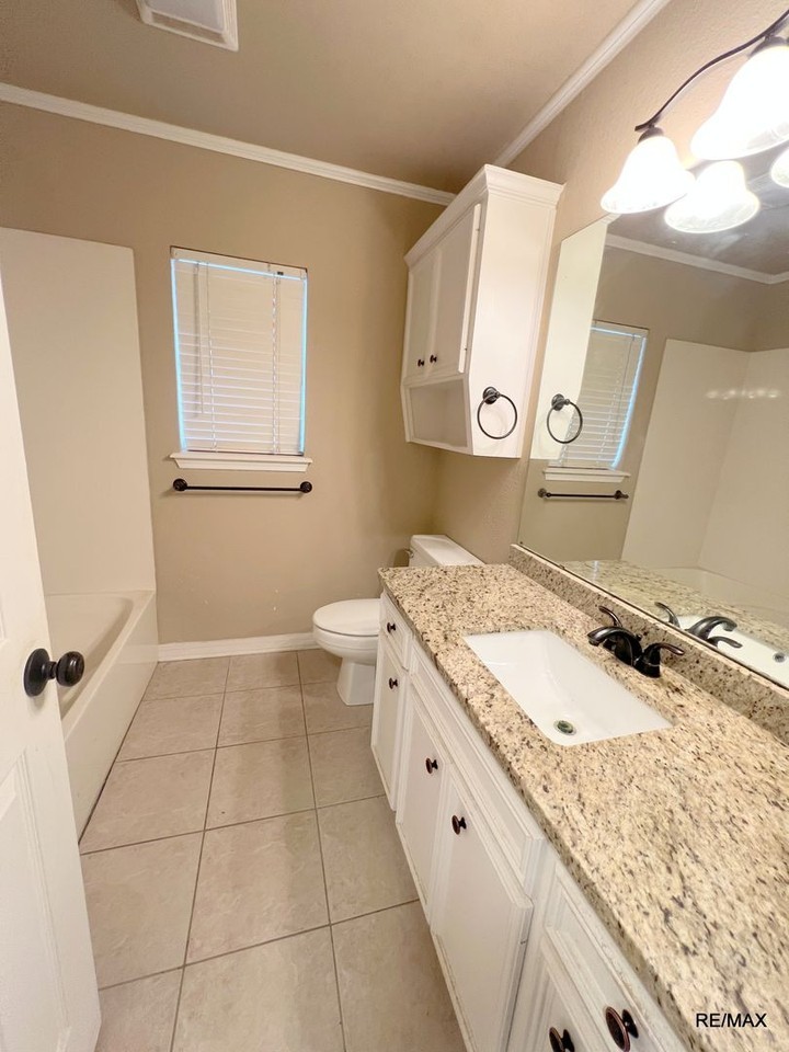 2213 Washburn Way - Photo 7 of 10