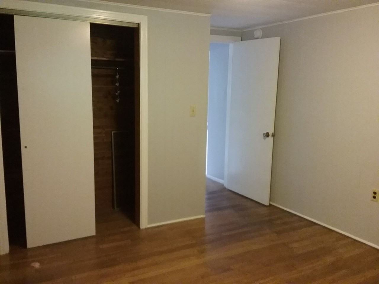 2-bedroom 1st floor apartment for rent in Oakmont - Photo 2 of 12