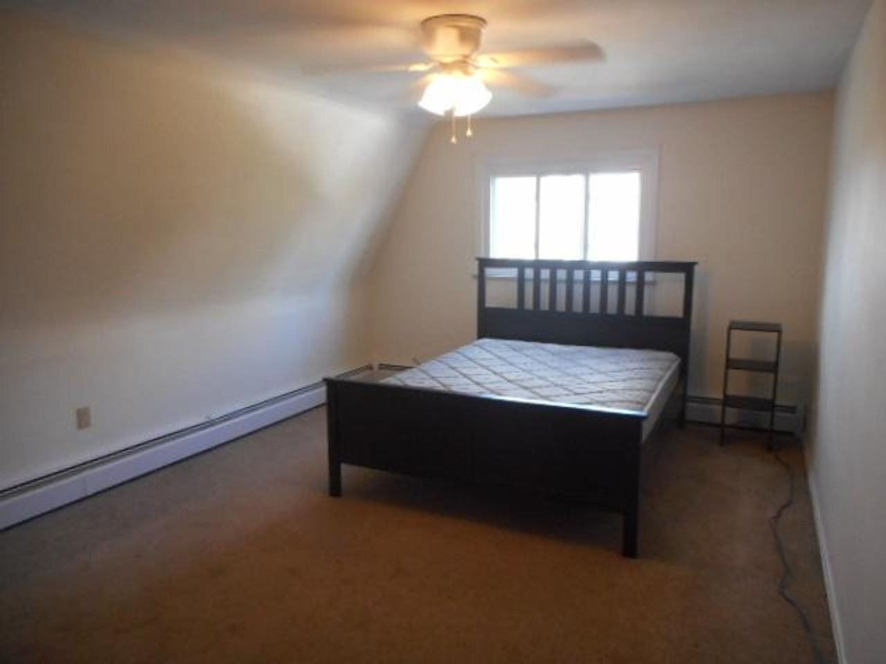 2-bedroom 1st floor apartment for rent in Oakmont - Photo 7 of 12