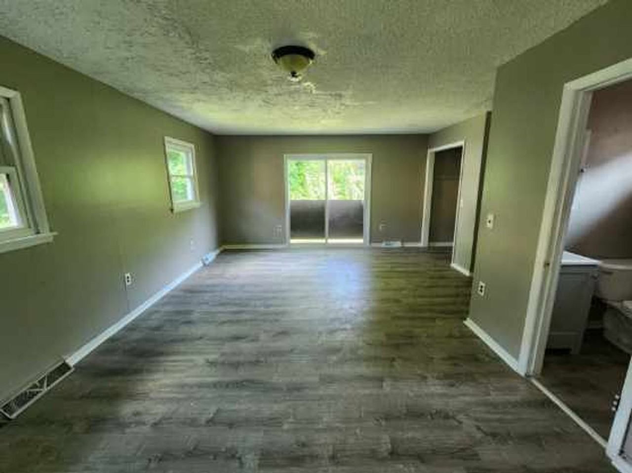 8 Elsdon St - Photo 4 of 12