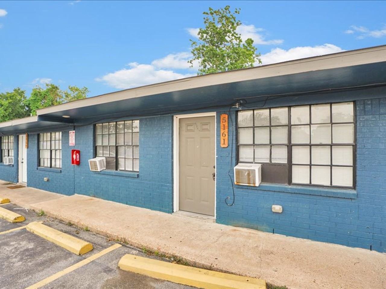 Lavender Apartments - Photo 3 of 37