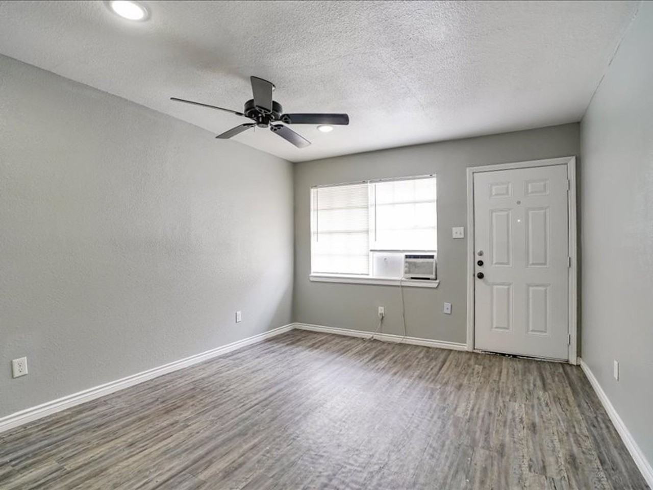 Lavender Apartments - Photo 7 of 37
