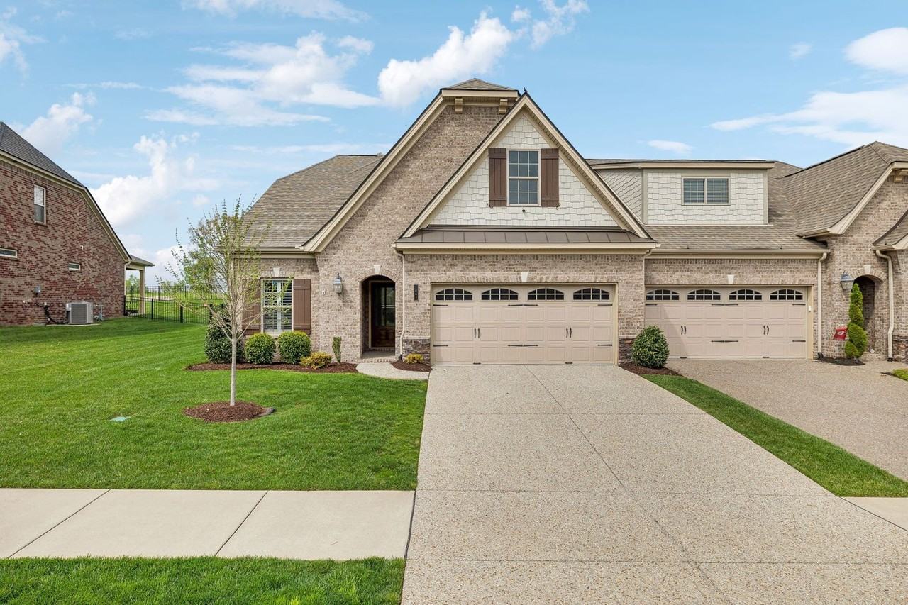 1064 Callaway Dr - Photo 2 of 37