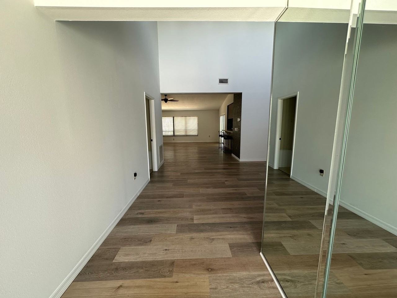 733 Tropical Cir - Photo 2 of 34