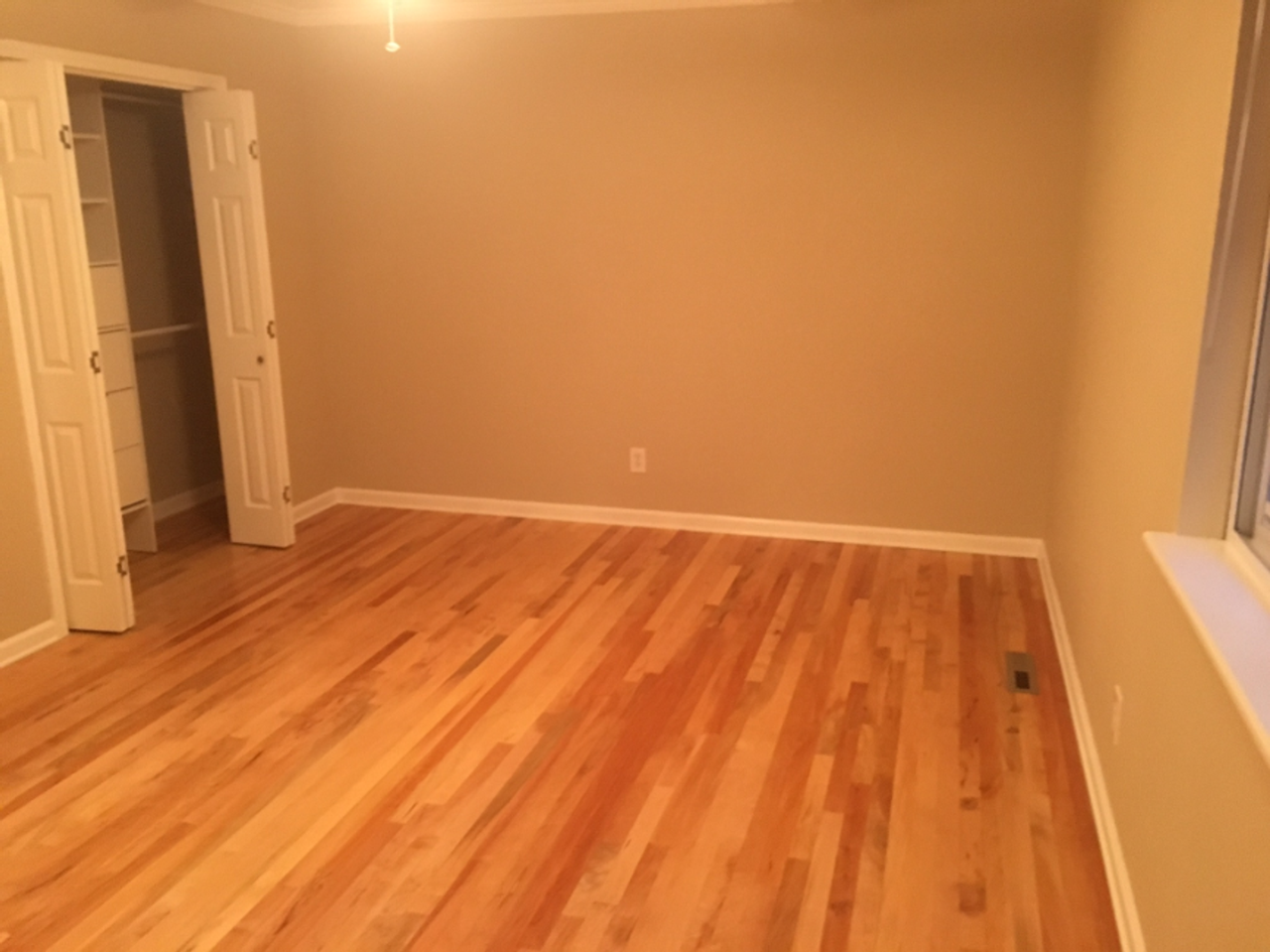 1900 Rockhill Rd - Photo 5 of 21