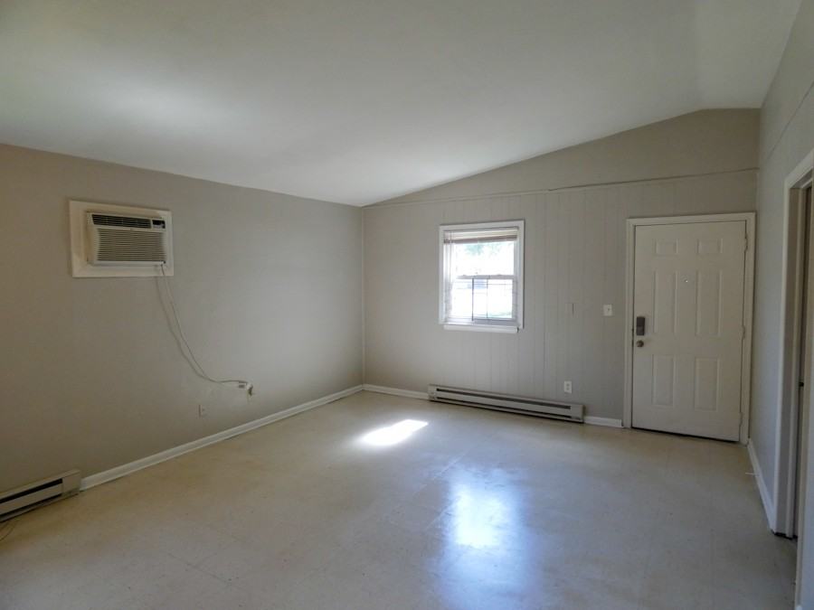 4200 Bowdens Ferry Road - Photo 2 of 13
