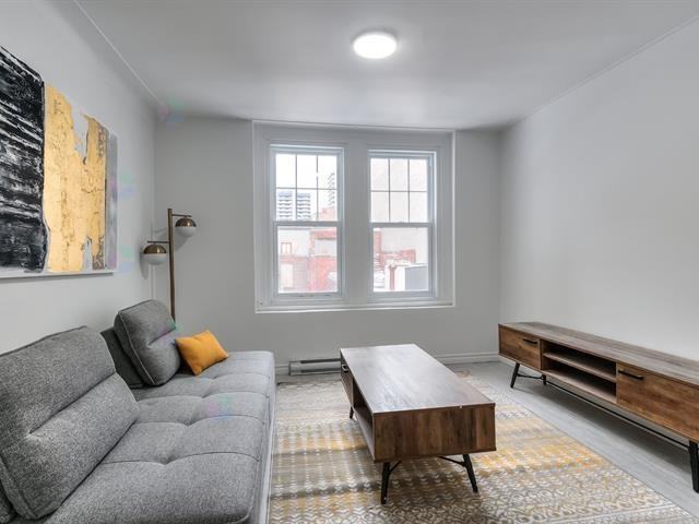 1935 Rue Tupper #16 - Photo 2 of 13