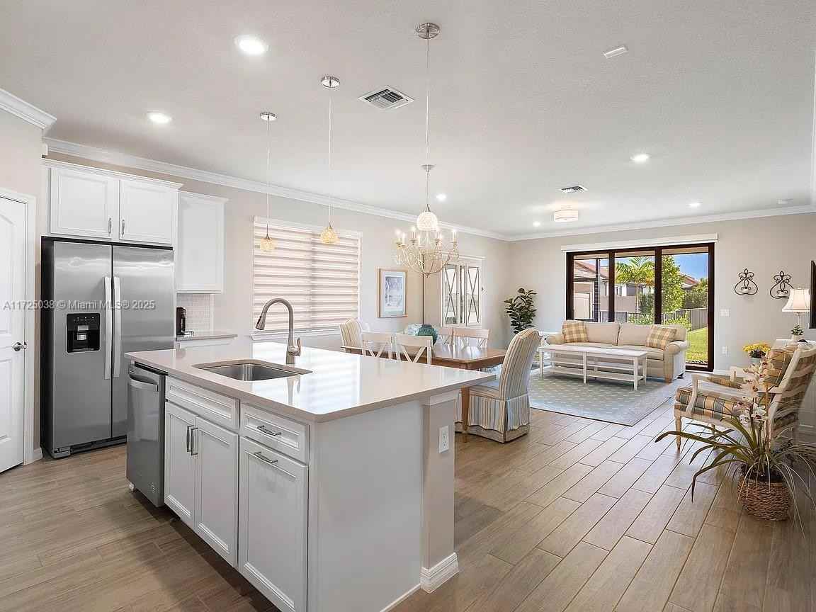 8262 Cinch Way - Photo 4 of 8