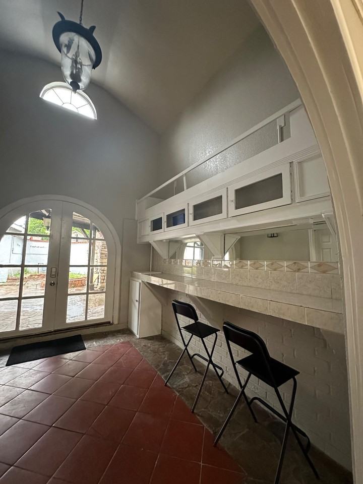 Glengreen Dr - Photo 4 of 20