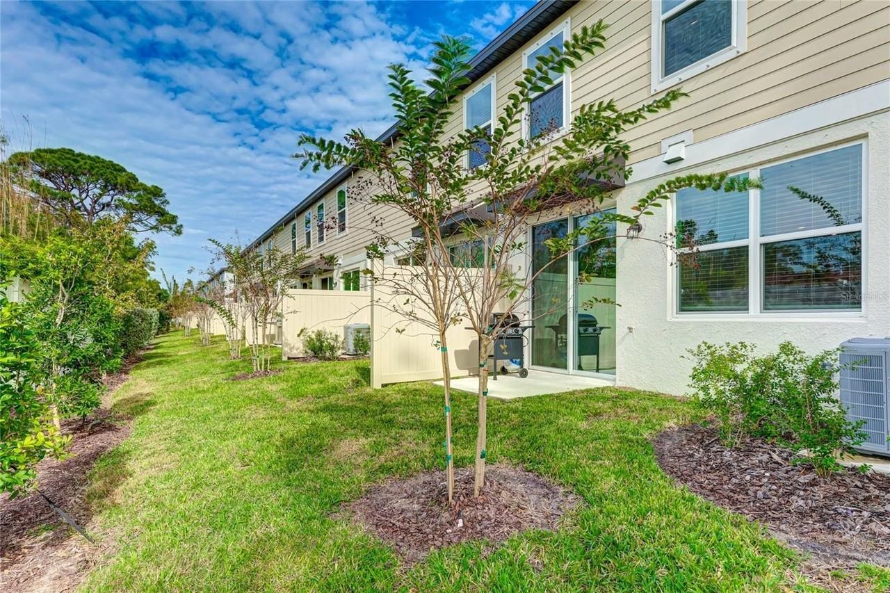 17063 Coral Key Dr - Photo 3 of 27