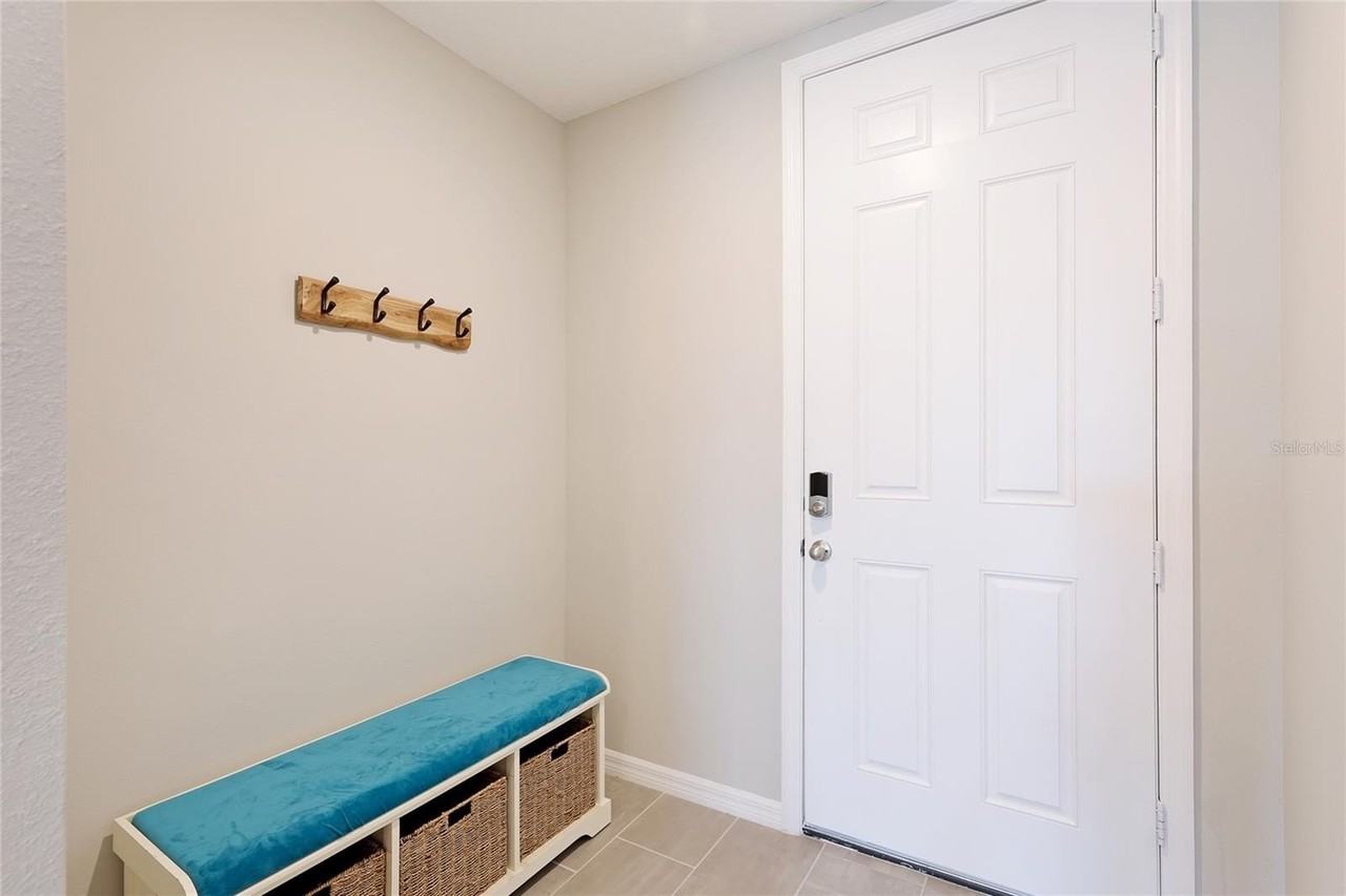 17063 Coral Key Dr - Photo 6 of 27