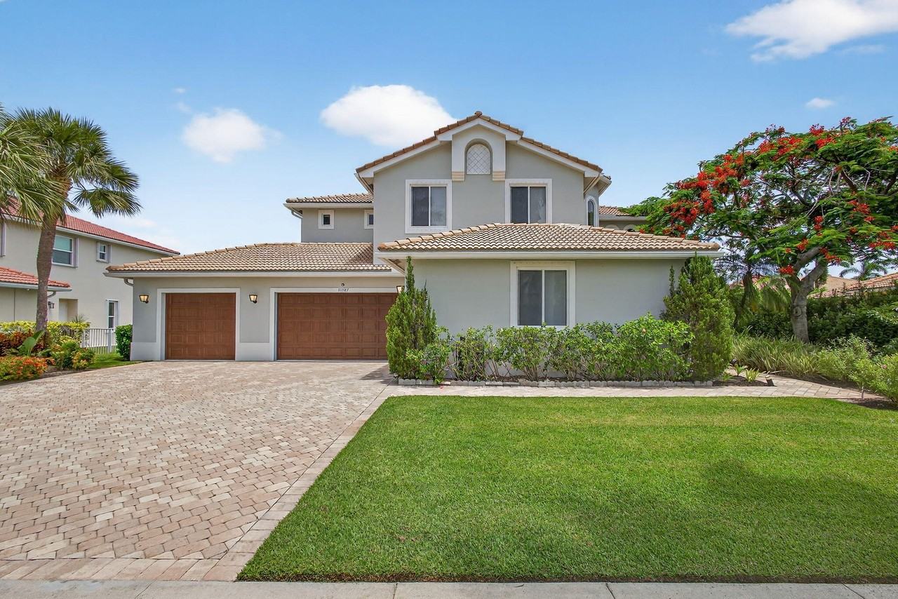 11587 Manatee Bay Ln - Photo 3 of 50