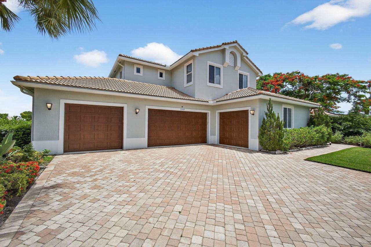 11587 Manatee Bay Ln - Photo 4 of 50