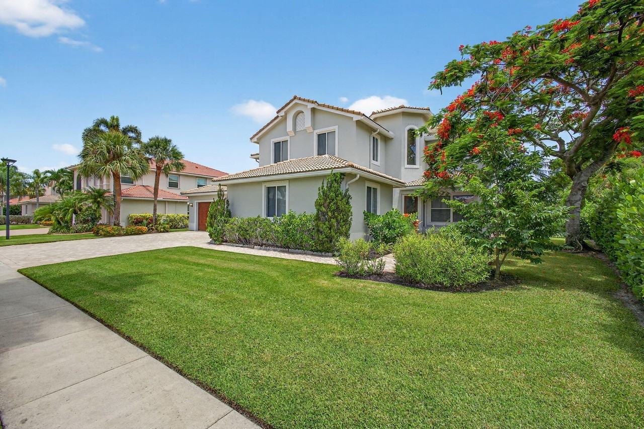 11587 Manatee Bay Ln - Photo 5 of 50