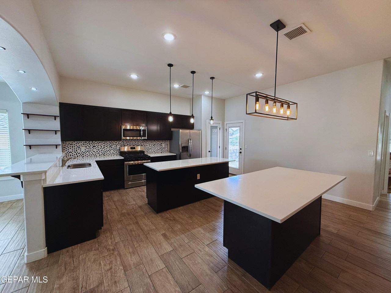 241 Ilchester Way - Photo 5 of 17