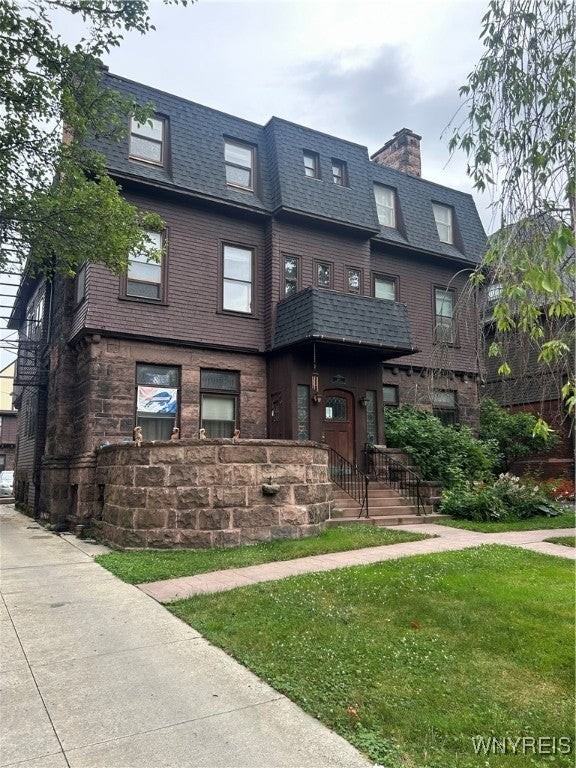 307 Summer St - Photo 2 of 12