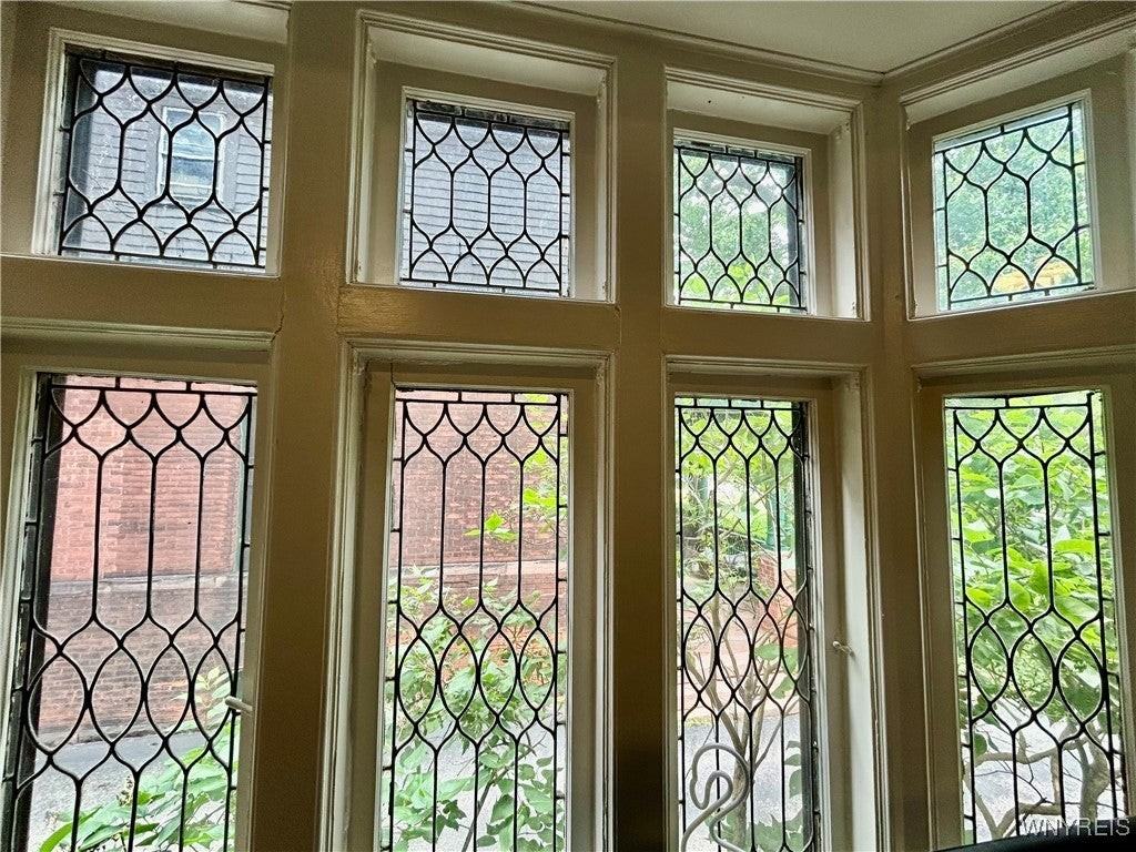 307 Summer St - Photo 5 of 12